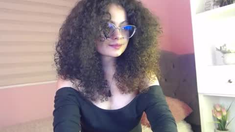 Snapshot of susan_bluee chatting on February 5, 6:46 am Susan online show from February 5, 6:46 am