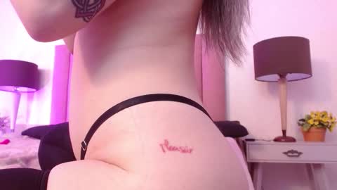 susanwilliams_ online show from December 19, 11:46 am