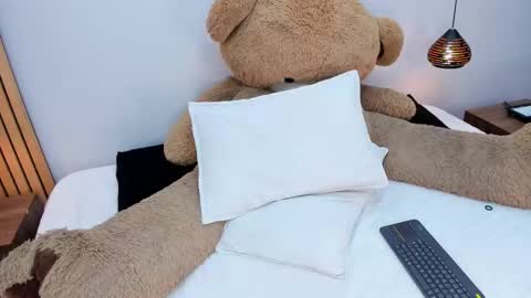  susi  online show from March 8, 2:15 am