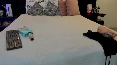 susyy online show from December 18, 3:33 am