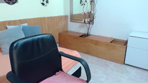 Snapshot of suxxxy_ chatting on October 29, 4:42 pm Suxxxy online show from October 29, 4:42 pm