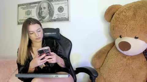 Snapshot of suzan__cooper2 chatting on September 27, 2:19 am suzan__cooper2 online show from September 27, 2:19 am