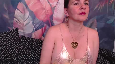 Suzann online show from June 4, 1:55 am