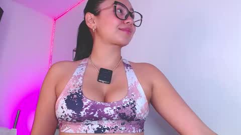 Snapshot of sweeet_amy chatting on September 20, 5:44 pm Amy IG sweeet amy0 online show from September 20, 5:44 pm