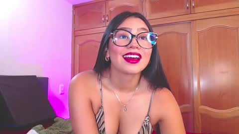 Snapshot of sweeet_amy chatting on January 17, 8:00 pm Amy IG sweeet amy0 online show from January 17, 8:00 pm