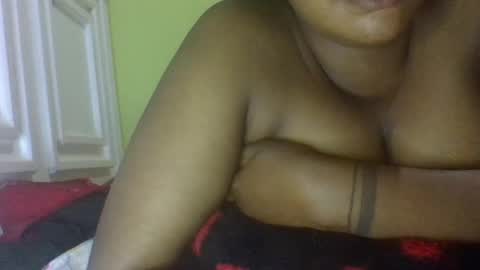 sweet52537 online show from July 13, 10:10 pm