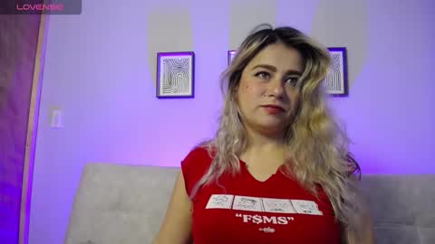 Bella Valery online show from November 18, 10:33 pm