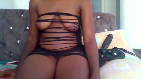 sweet_cherry007 online show from October 3, 6:40 am