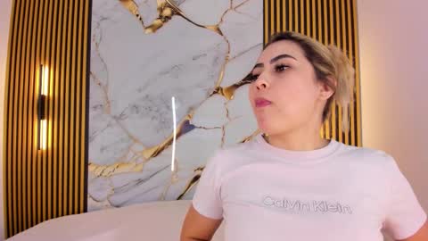 sweet_flame_ online show from November 24, 10:45 pm