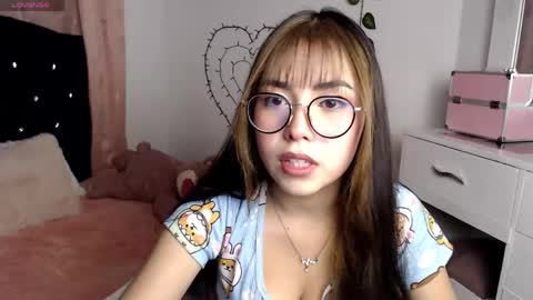 Hannah online show from April 22, 3:58 am