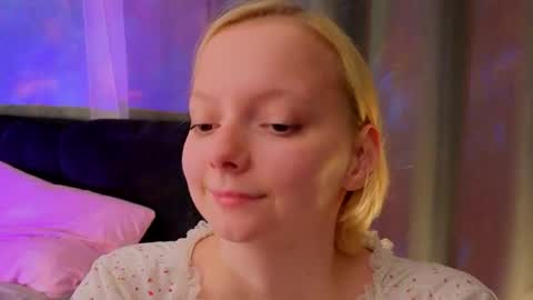 Lana online show from May 10, 5:04 pm