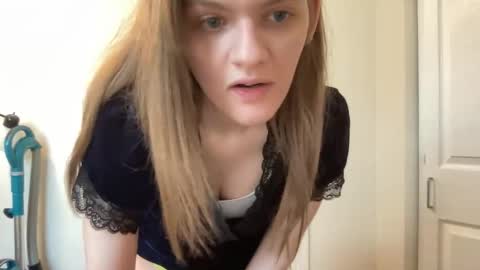 Sweet May online show from May 18, 5:19 pm