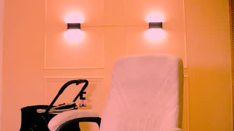 My name is Catalina. Please say hello I like to chat with you. If you have requests please use tip online show from March 25, 3:01 am