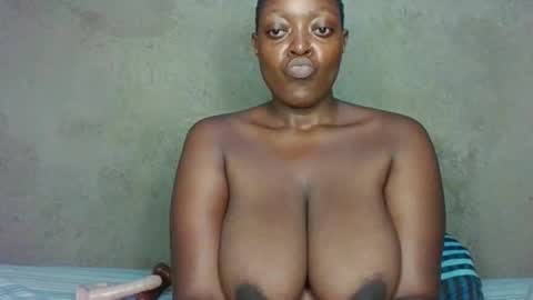 sweet_pie29 online show from May 13, 11:43 pm