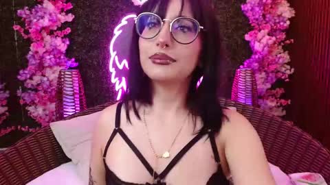 Roxanee online show from February 22, 1:12 pm