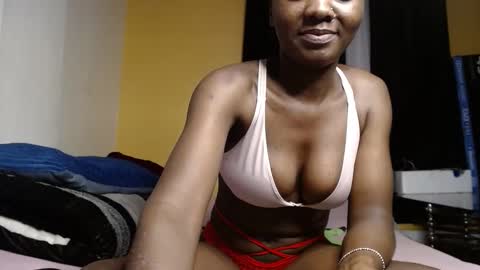 ellanah Tracie online show from December 4, 11:24 pm