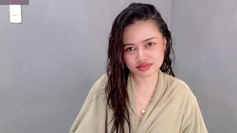 Leah online show from January 19, 5:05 am