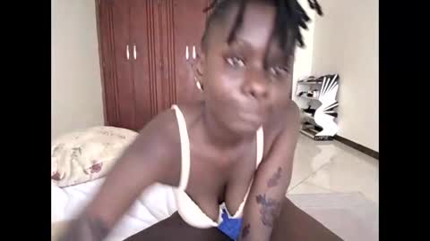 Lunargirl online show from December 17, 7:56 am