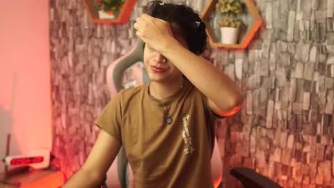 Salom independent model online show from March 9, 8:01 pm