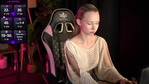 Lina online show from April 10, 5:52 pm