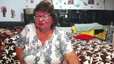 sweetestmilf4you online show from March 29, 8:19 pm