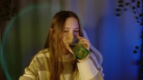 Annie online show from September 27, 8:49 pm