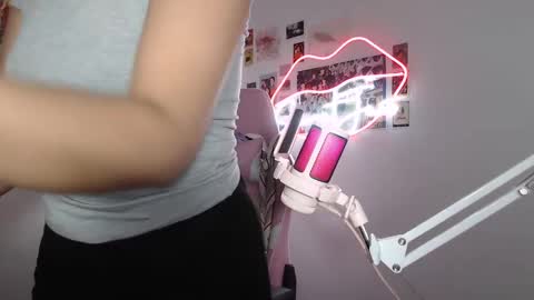 SweetJess online show from February 21, 5:56 am