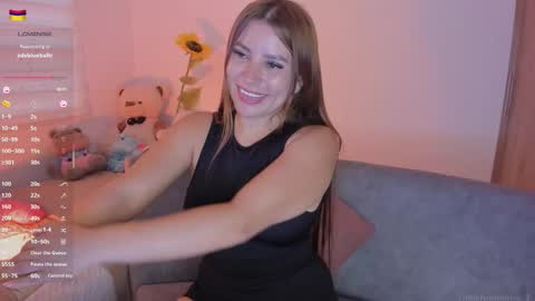 sweetluna_629572 online show from January 5, 10:46 pm