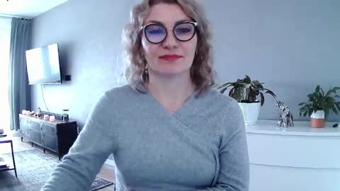 sweetmarthaaa online show from February 8, 12:20 pm