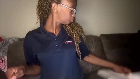 Snapshot of sweetness_cool chatting on October 25, 1:46 am sweetness_cool online show from October 25, 1:46 am