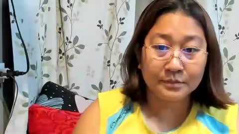 Snapshot of sweetpilipina88 chatting on October 24, 7:59 am MIA online show from October 24, 7:59 am