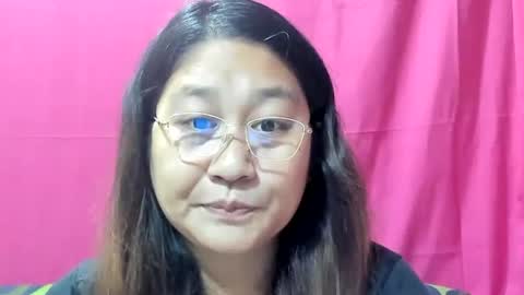 Snapshot of sweetpilipina88 chatting on January 1, 11:07 pm MIA online show from January 1, 11:07 pm
