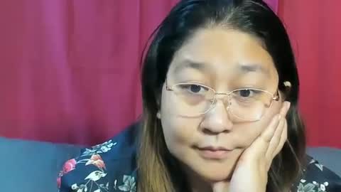 Snapshot of sweetpilipina88 chatting on February 27, 8:17 am MIA online show from February 27, 8:17 am