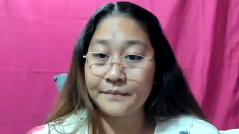 Snapshot of sweetpilipina88 chatting on December 19, 2:23 am MIA online show from December 19, 2:23 am