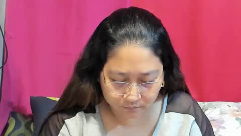 Snapshot of sweetpilipina88 chatting on February 12, 12:16 am MIA online show from February 12, 12:16 am