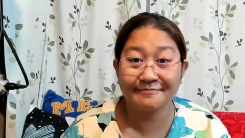 Snapshot of sweetpilipina88 chatting on September 21, 6:23 am MIA online show from September 21, 6:23 am