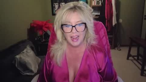 Janie online show from May 21, 9:35 pm