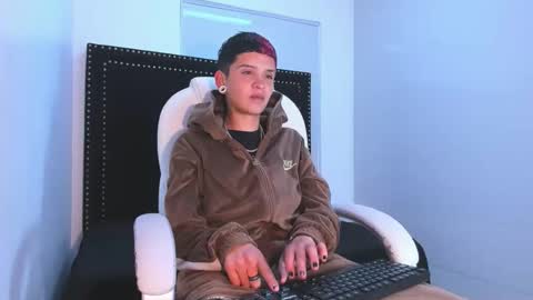 sweetsubmissive rs online show from May 26, 4:34 am