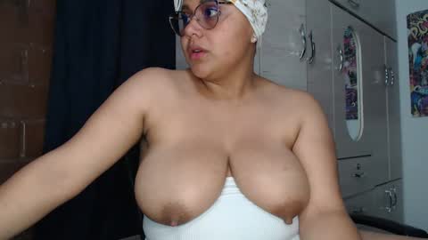 sweett_candy1 online show from September 26, 4:10 am