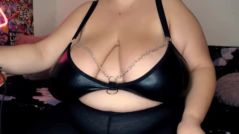 Maya online show from November 4, 9:36 am