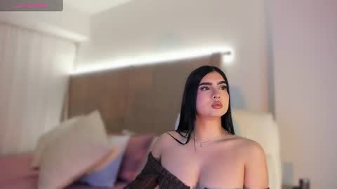 sweety nicole 3 online show from July 2, 7:25 am