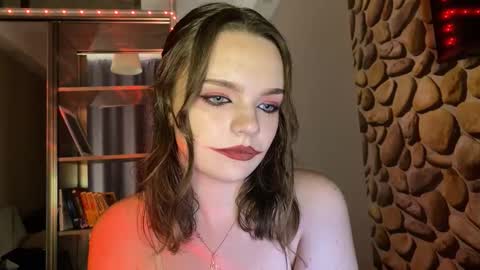 Snapshot of sweptaway_cleo chatting on October 31, 11:14 am sweptaway_cleo online show from October 31, 11:14 am