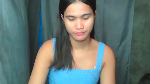 Rhea online show from April 18, 7:58 pm