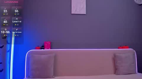 Ana online show from October 31, 4:47 am