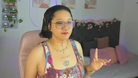    online show from April 19, 1:33 pm