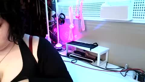 Snapshot of t0rchfairy710 chatting on January 1, 7:41 am Goddess Flame online show from January 1, 7:41 am