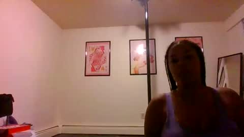 Snapshot of t_princess_t chatting on October 22, 2:16 am t_princess_t online show from October 22, 2:16 am