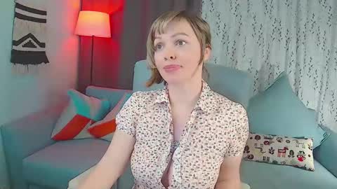 Mia online show from February 11, 5:58 pm