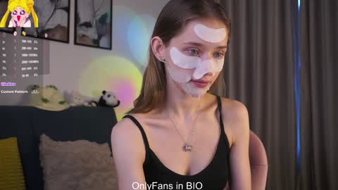 Mia online show from February 12, 3:41 am