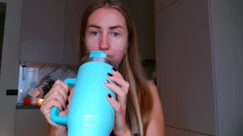  Kira  online show from October 30, 7:44 am